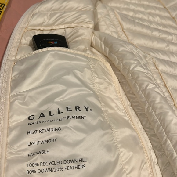 Gallery Size L  Down Vest Pearl White NWOT Full Zip Quilted Removable Hood - Picture 7 of 11